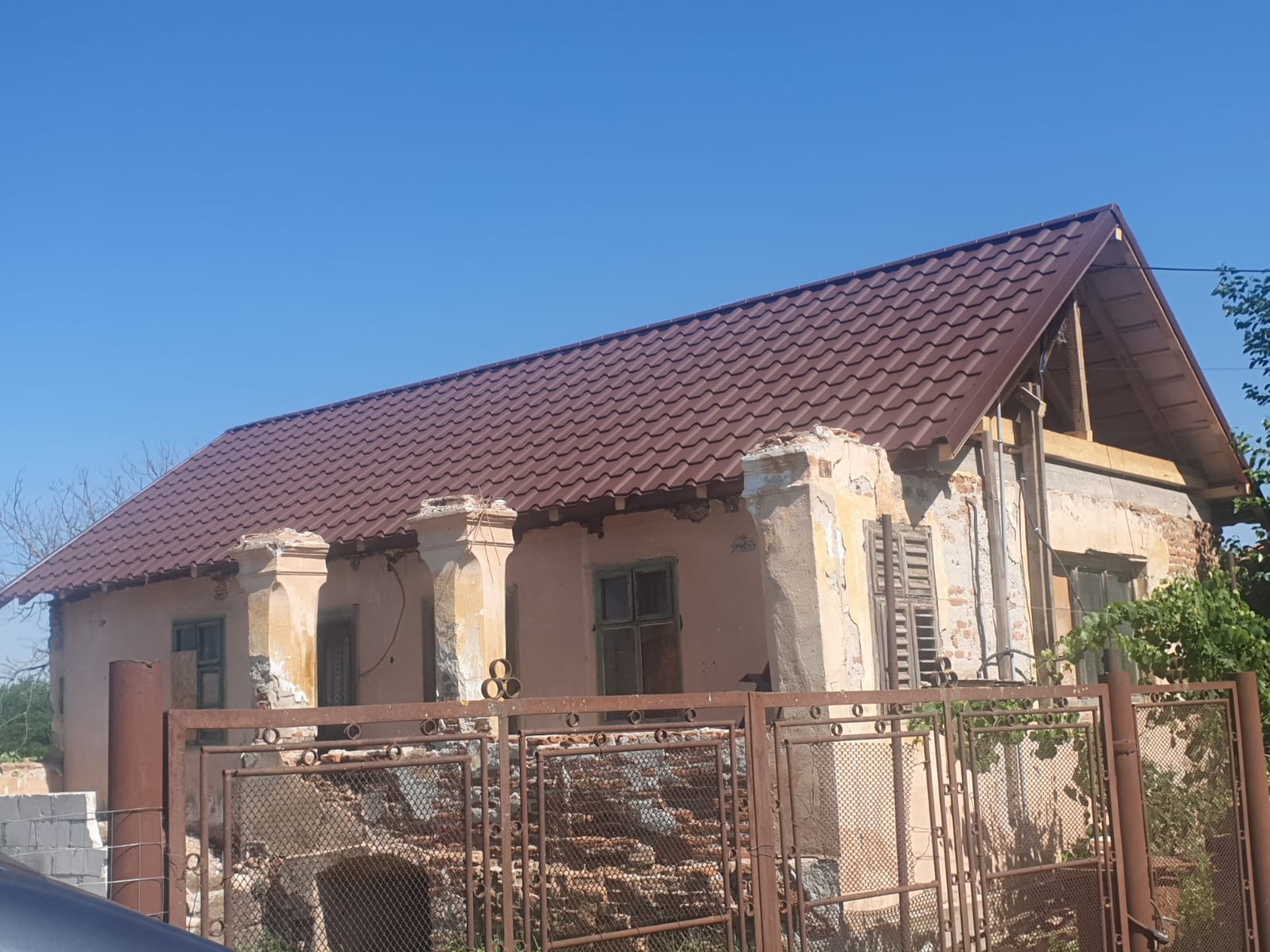 Detaliu îmbinare coamă și dolie
